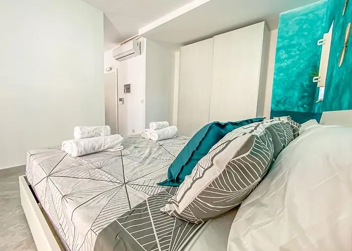 Lovely 1- Bedroom In