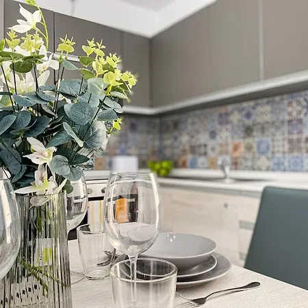 公寓 Lovely 1- Bedroom In 弗洛里亚纳