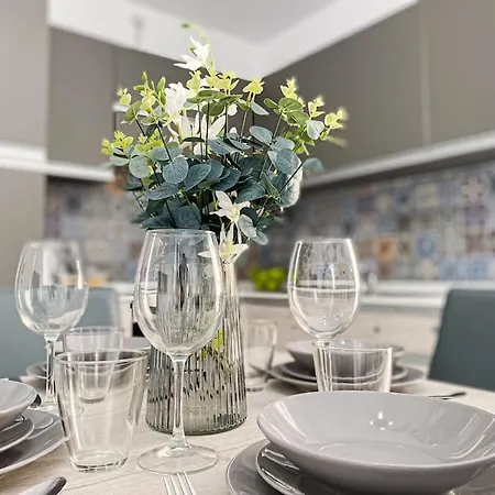 Lovely 1- Bedroom In